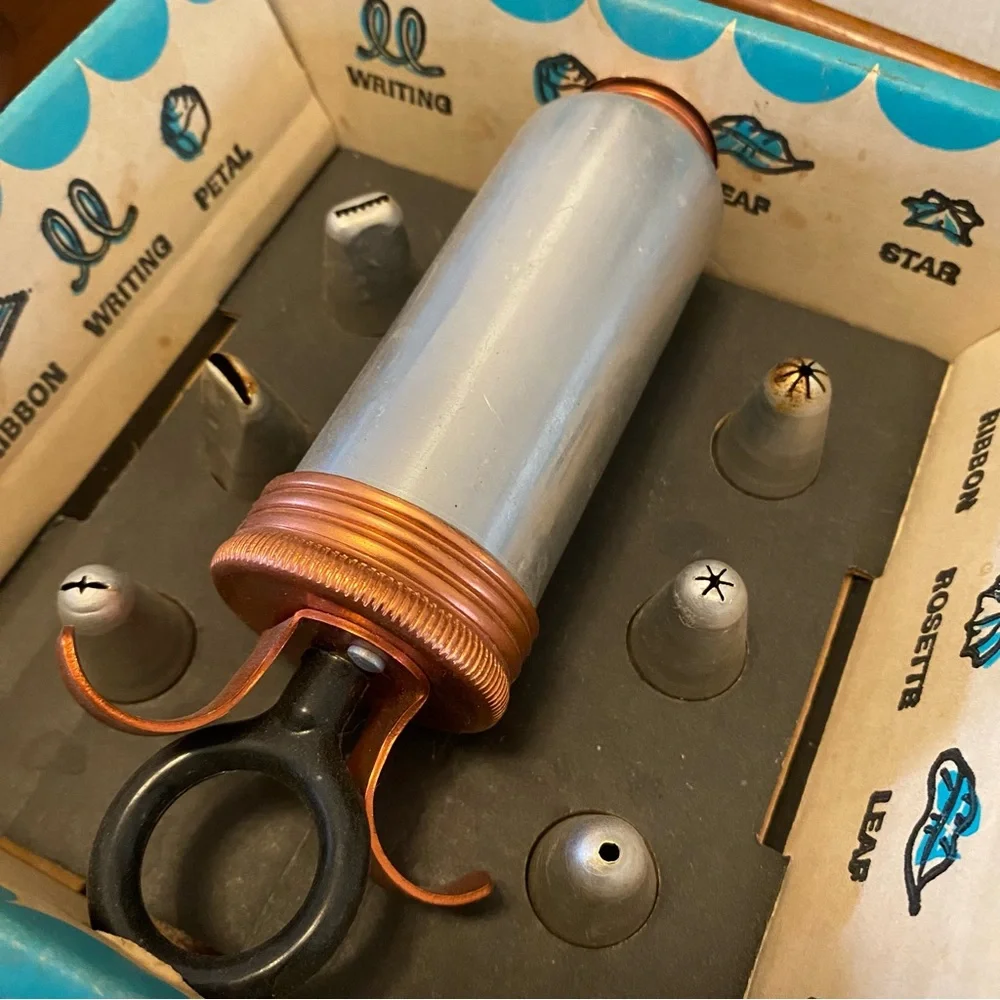 NIB Mirro Decorator Kit - Vintage!